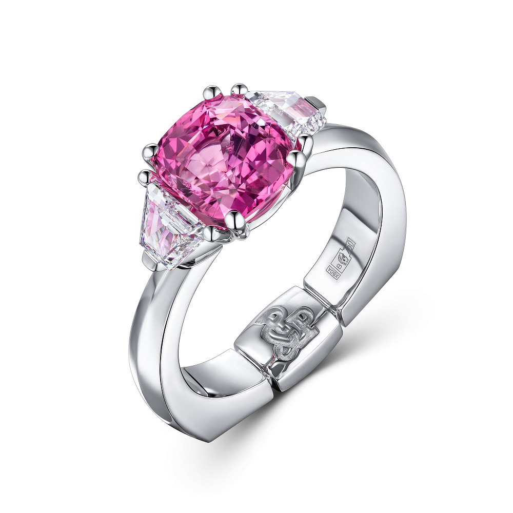 Ring with spinel and diamonds картинка 2