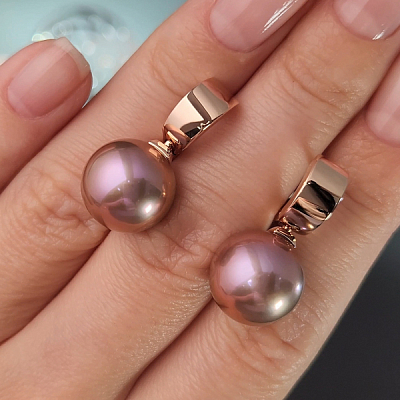 Earrings with freshwater pearls and diamonds