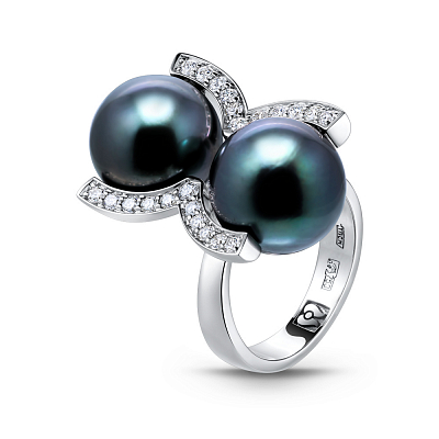 Ring with Tahitian pearl and diamonds