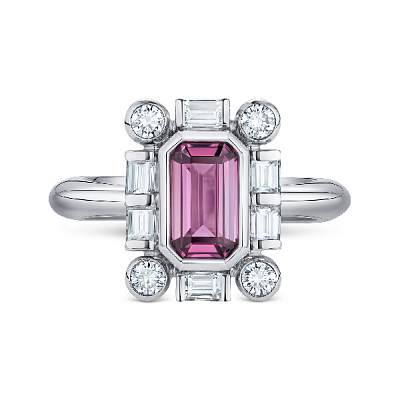 Ring with spinel and diamonds