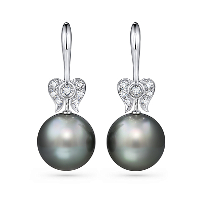 Earrings with Tahitian pearls and diamonds