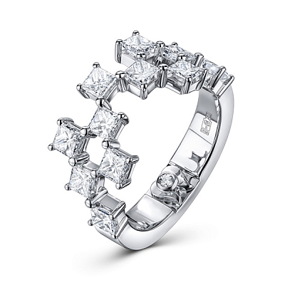 Ring with diamonds