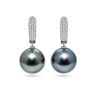 Earrings with Tahitian pearls and diamonds