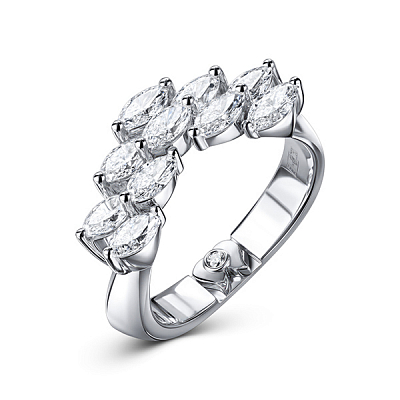 Ring with diamonds