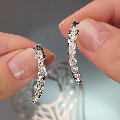 Earrings with diamonds