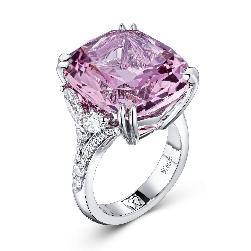 Ring with lavender beryl and diamonds картинка 2