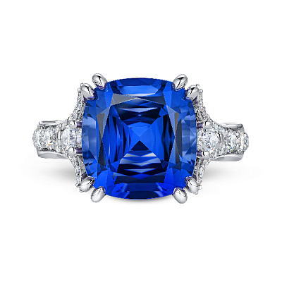 Ring with tanzanite and diamonds