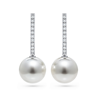 Earrings with South Sea pearls and diamonds