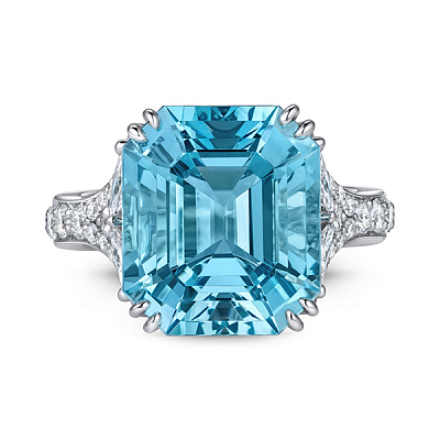 Ring with aquamarine and diamonds