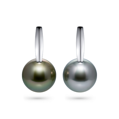 Earrings with Tahitian pearls and diamonds