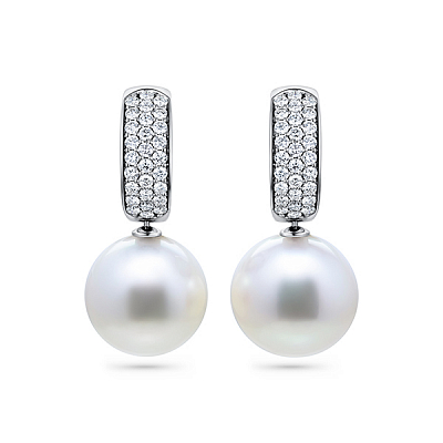 Earrings with South Sea pearls and diamonds