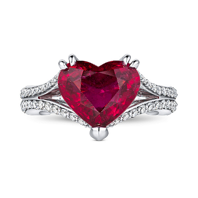 Ring with rubellite tourmaline and diamonds