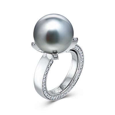 Ring with Tahitian pearl and diamonds