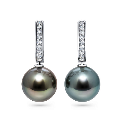 Earrings with Tahitian pearls and diamonds