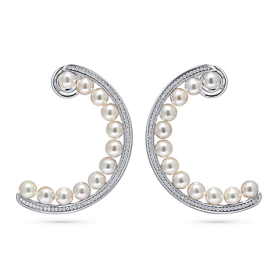 Earrings with Akoya pearls and diamonds