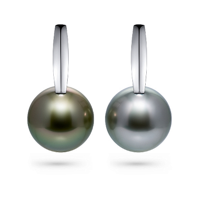 Earrings with Tahitian pearls and diamonds