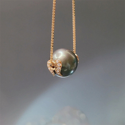 Pendant with Tahitian pearl and diamonds