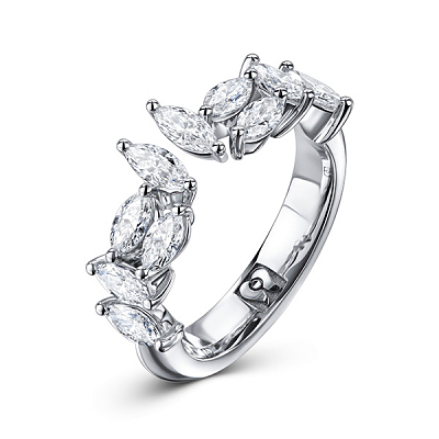 Ring with diamonds