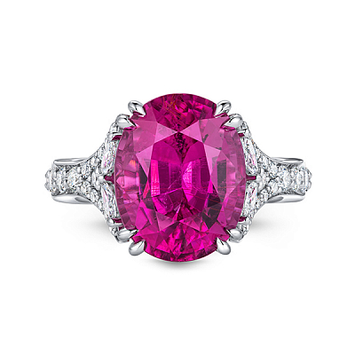Ring with rubellite tourmaline and diamonds