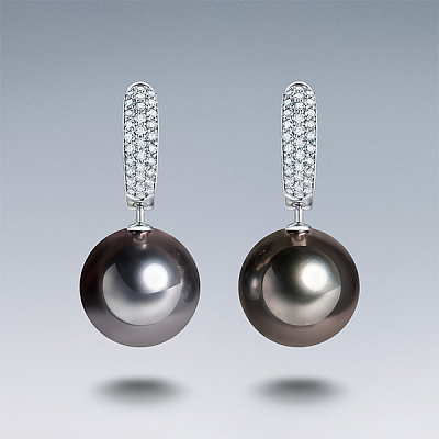 Earrings with Tahitian pearls and diamonds