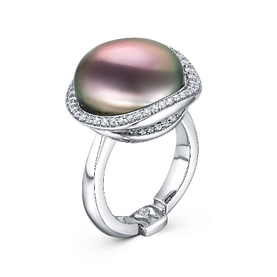 Ring with Thaitian baroque pearl and diamonds