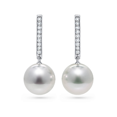 Earrings with South Sea pearls and diamonds